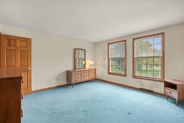 104 Leonard Farm Rd, Abington, MA 02351