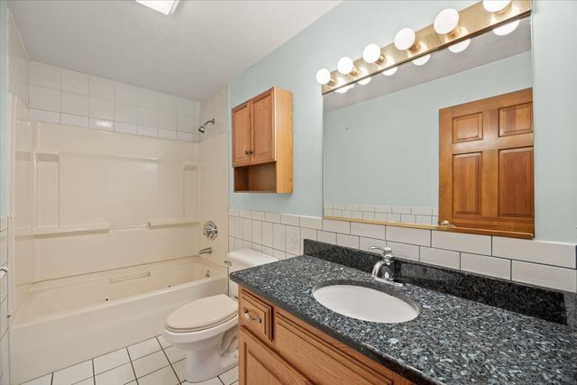 104 Leonard Farm Rd, Abington, MA 02351