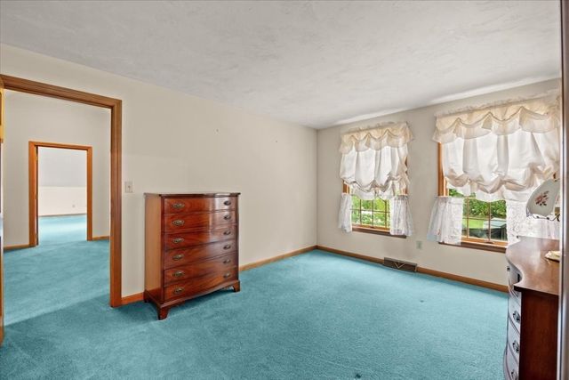 104 Leonard Farm Rd, Abington, MA 02351