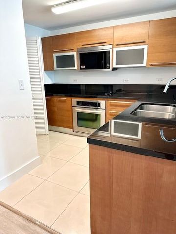 244 Biscayne Blvd 1805, Miami, FL 33132