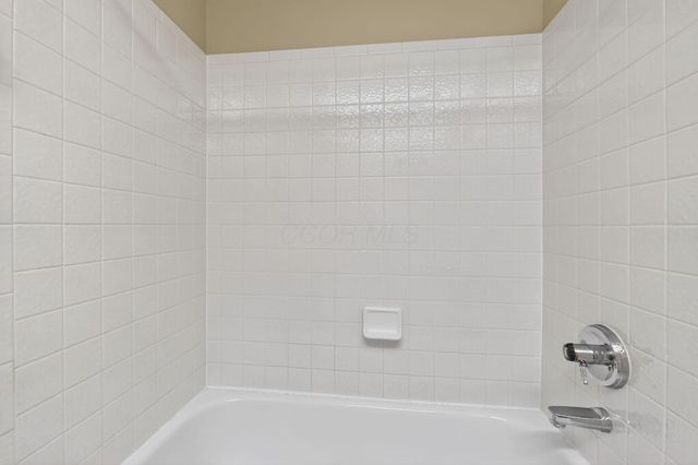 3822 Falls Circle Drive, 23, Hilliard, OH 43026