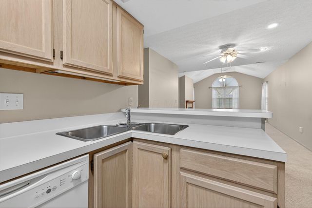 3822 Falls Circle Drive, 23, Hilliard, OH 43026