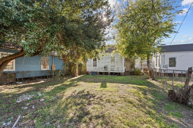 2814 Avenue L, Galveston, TX 77550