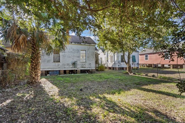 2814 Avenue L, Galveston, TX 77550