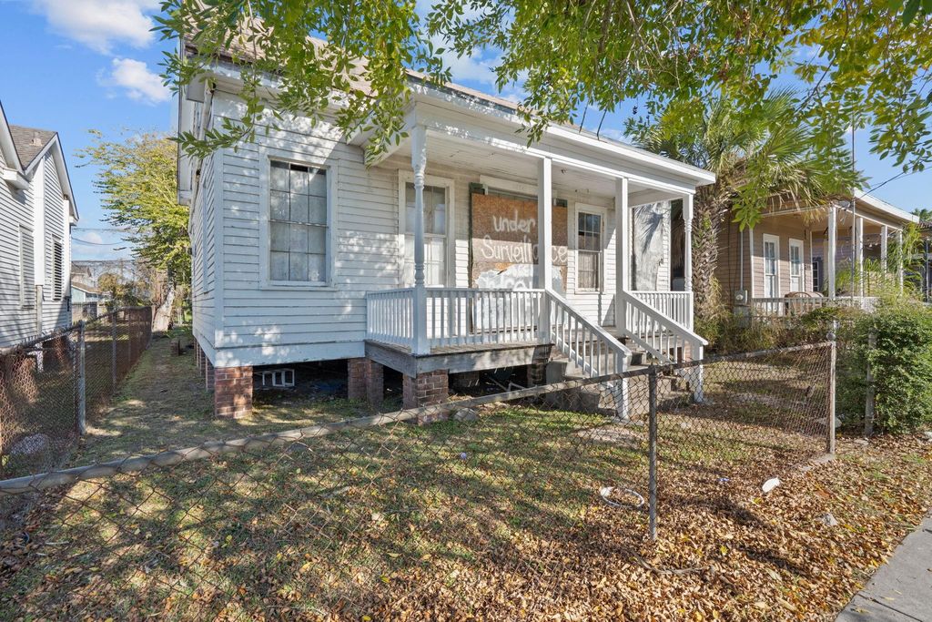 2814 Avenue L, Galveston, TX 77550