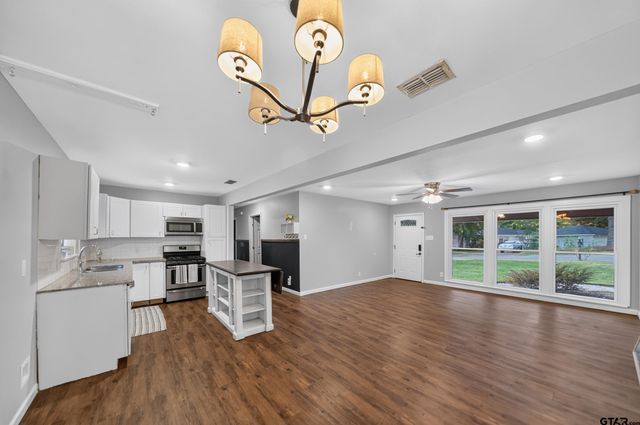 2316 Alta Mira Drive, Tyler, TX 75701