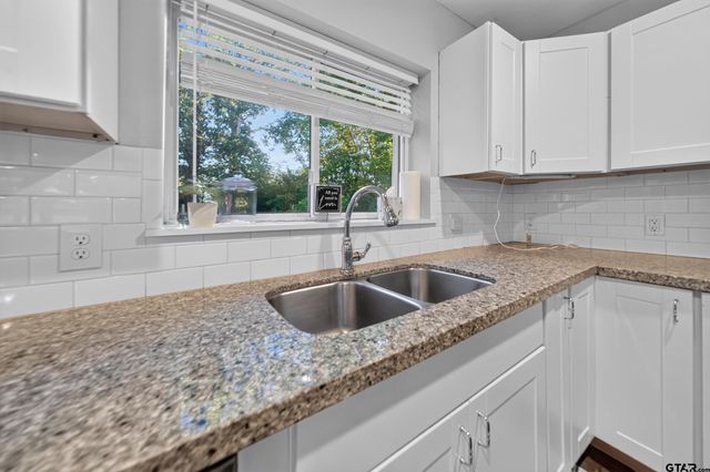 2316 Alta Mira Drive, Tyler, TX 75701
