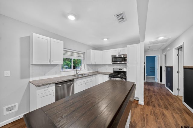 2316 Alta Mira Drive, Tyler, TX 75701