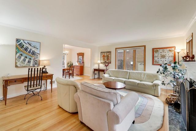 6621 N Keating Avenue, Lincolnwood, IL 60712