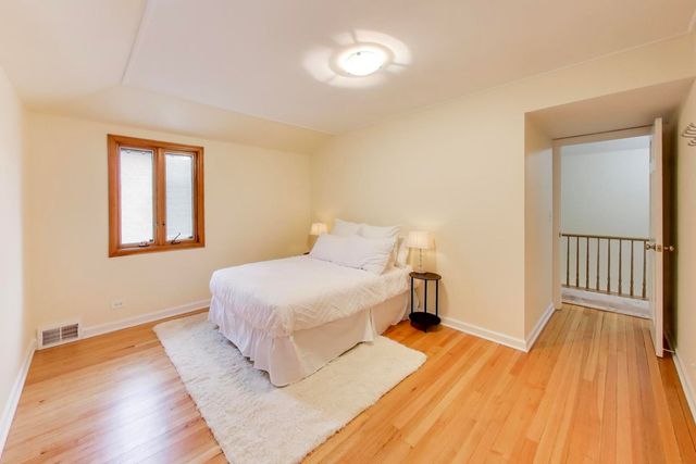 6621 N Keating Avenue, Lincolnwood, IL 60712