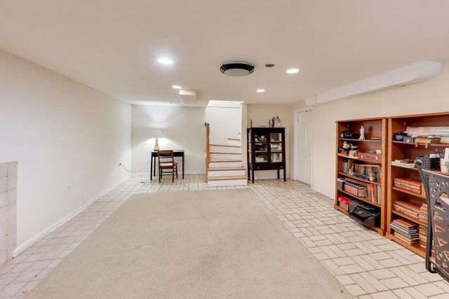 6621 N Keating Avenue, Lincolnwood, IL 60712