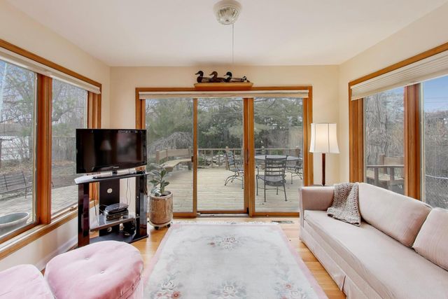 6621 N Keating Avenue, Lincolnwood, IL 60712