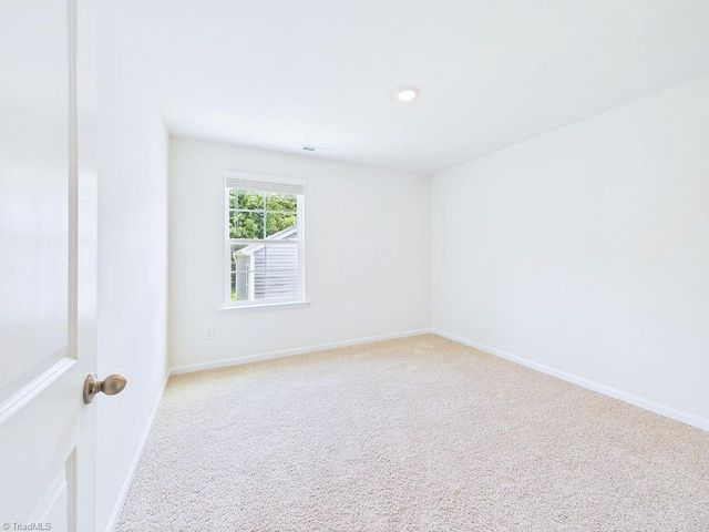 1547 Hamilton Hills Drive, Greensboro, NC 27406