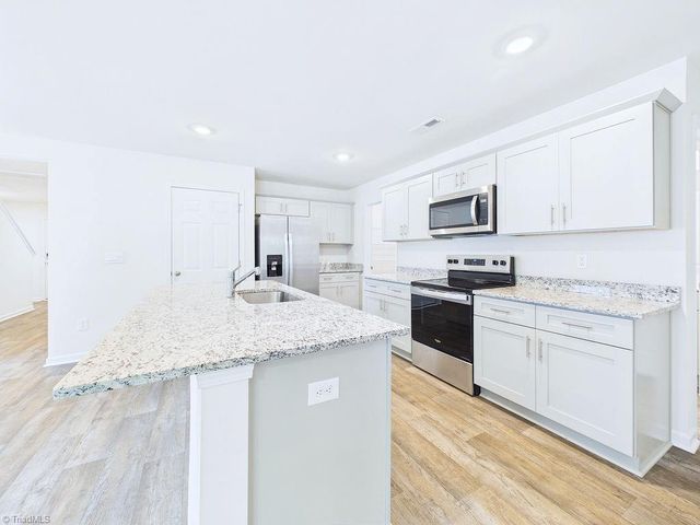 1547 Hamilton Hills Drive, Greensboro, NC 27406