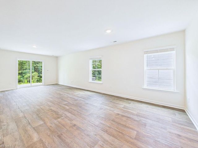 1547 Hamilton Hills Drive, Greensboro, NC 27406