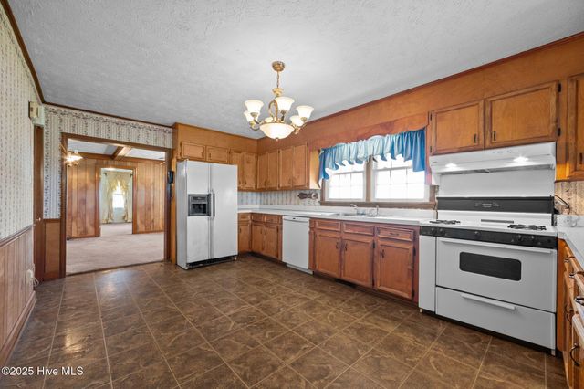 439 Vine Swamp Road, Kinston, NC 28504