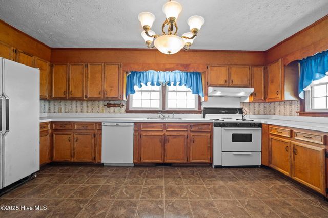 439 Vine Swamp Road, Kinston, NC 28504