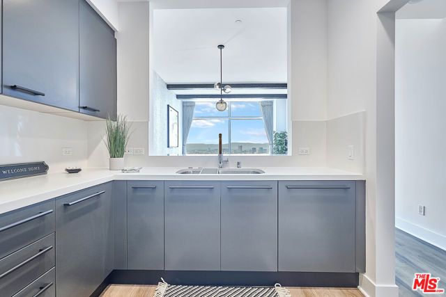 900 W Olympic Boulevard 32F, Los Angeles, CA 90015