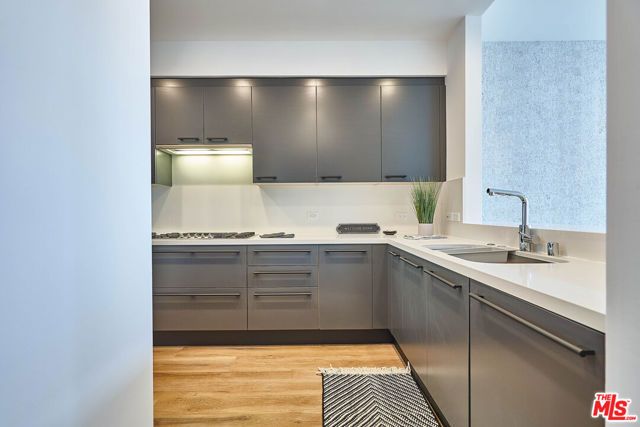 900 W Olympic Boulevard 32F, Los Angeles, CA 90015