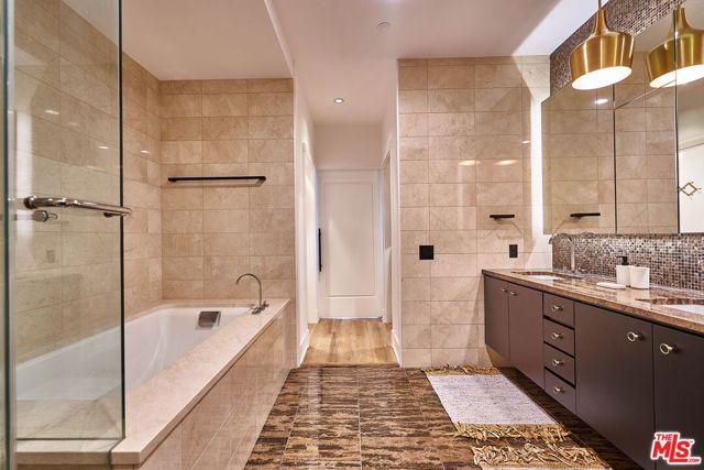 900 W Olympic Boulevard 32F, Los Angeles, CA 90015