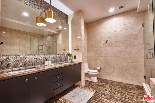 900 W Olympic Boulevard 32F, Los Angeles, CA 90015