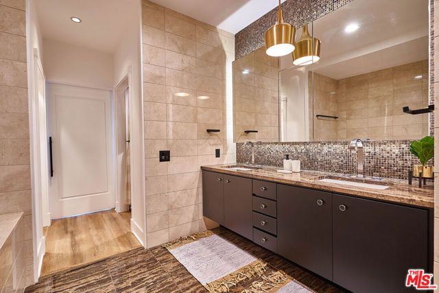 900 W Olympic Boulevard 32F, Los Angeles, CA 90015