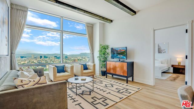 900 W Olympic Boulevard 32F, Los Angeles, CA 90015