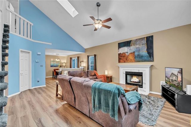 517 Seahorse RN, Chesapeake, VA 23320