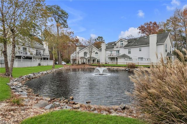 517 Seahorse RN, Chesapeake, VA 23320