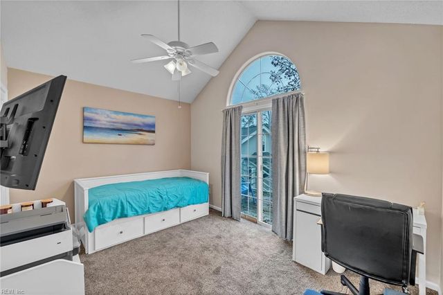 517 Seahorse RN, Chesapeake, VA 23320