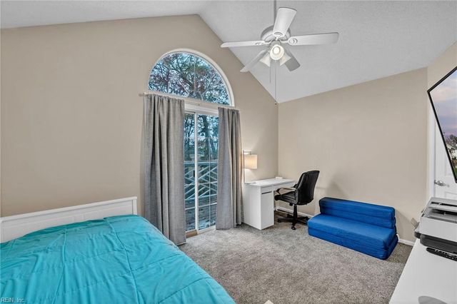 517 Seahorse RN, Chesapeake, VA 23320