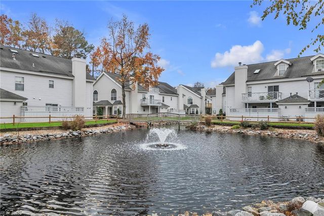 517 Seahorse RN, Chesapeake, VA 23320