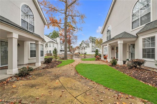 517 Seahorse RN, Chesapeake, VA 23320