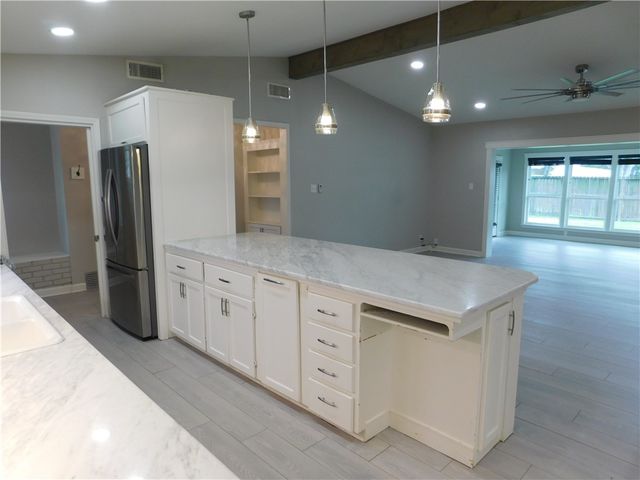 613 Driftwood Pl, Corpus Christi, TX 78411