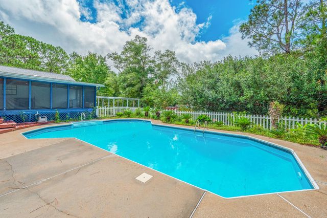 5770 Wildwood Road, Crestview, FL 32536