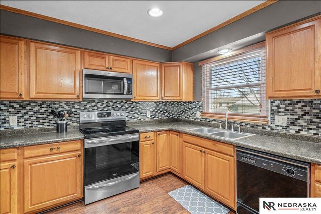 725 N 10th Avenue, Blair, NE 68008