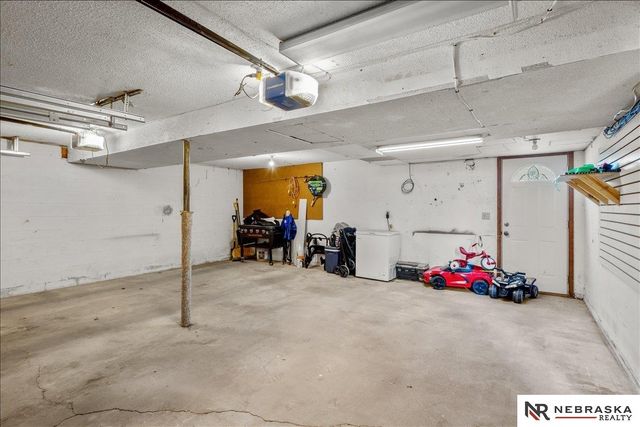 725 N 10th Avenue, Blair, NE 68008