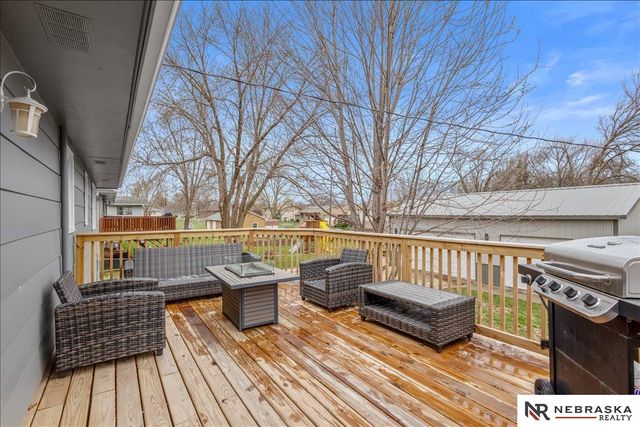 725 N 10th Avenue, Blair, NE 68008