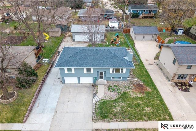 725 N 10th Avenue, Blair, NE 68008