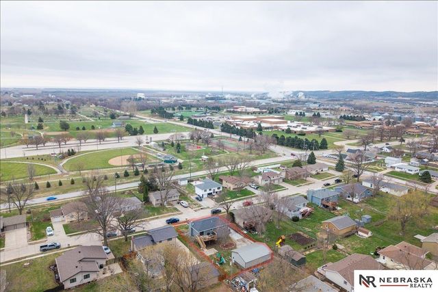 725 N 10th Avenue, Blair, NE 68008