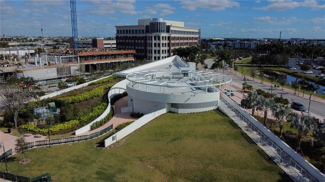 8001 NW 41st St F-208, Doral, FL 33166