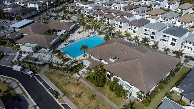 8001 NW 41st St F-208, Doral, FL 33166