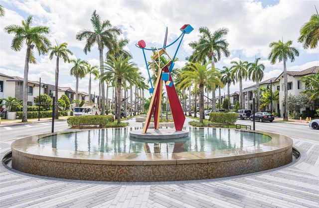 8001 NW 41st St F-208, Doral, FL 33166