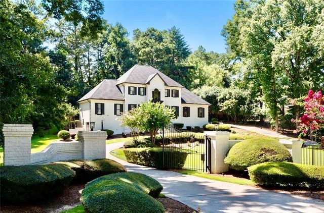 4576 Ridgegate Drive, Peachtree Corners, GA 30097