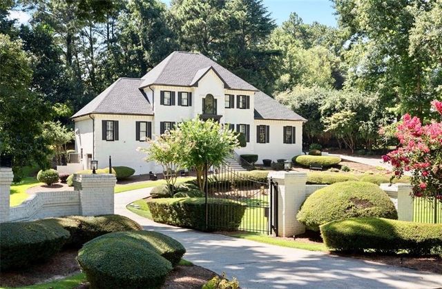 4576 Ridgegate Drive, Peachtree Corners, GA 30097
