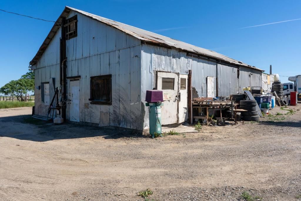 Image 12 of property listing at 23429 Highway 152, Los Banos, CA 93635