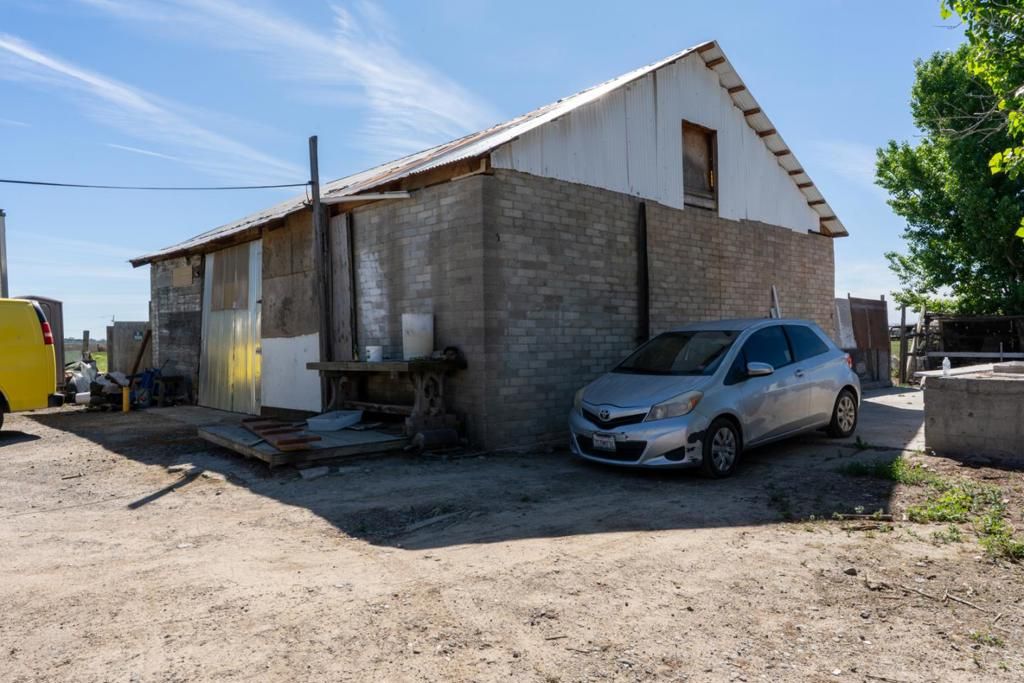 Image 14 of property listing at 23429 Highway 152, Los Banos, CA 93635