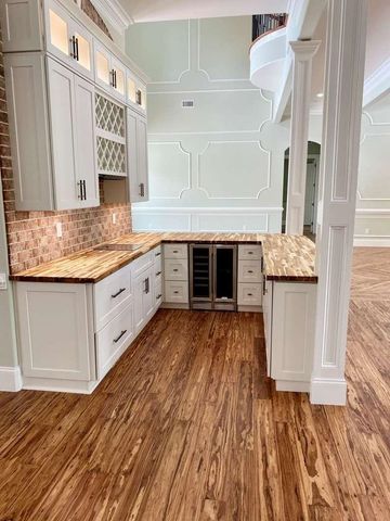 292 Prince Creek Pkwy., Murrells Inlet, SC 29576
