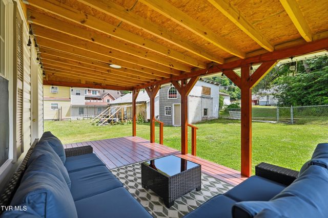 224 Northwest 10th Street, Norton, VA 24273