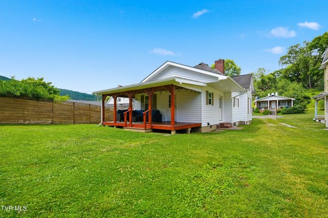 224 Northwest 10th Street, Norton, VA 24273